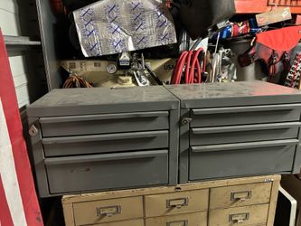 Metal storage cabinet