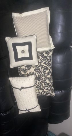 4 Pillows 