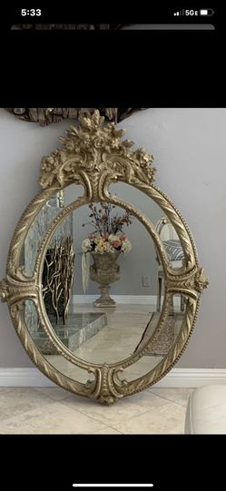 Elegant Mirror 