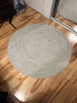 Round rug