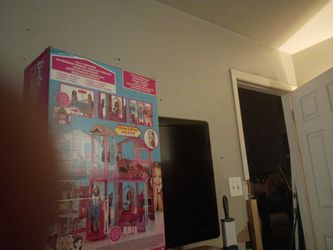 BARBIE 3-STORY TOWN HOUSE