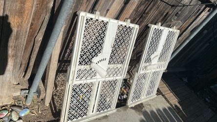 White Plastic Baby /pet Safety Gates – Set of 2