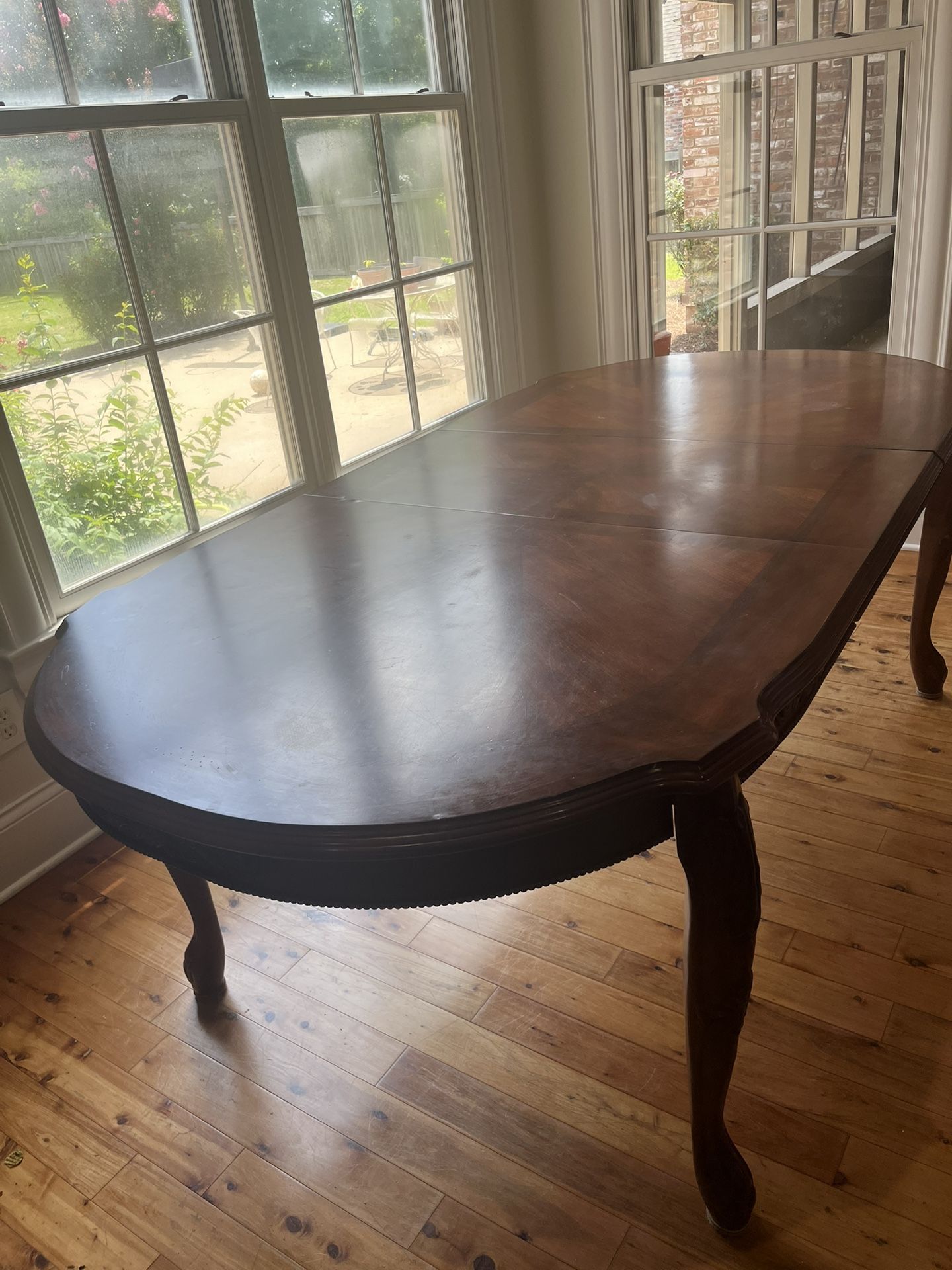 Vintage Extendable Wooden Mahogany Oval Dining Table