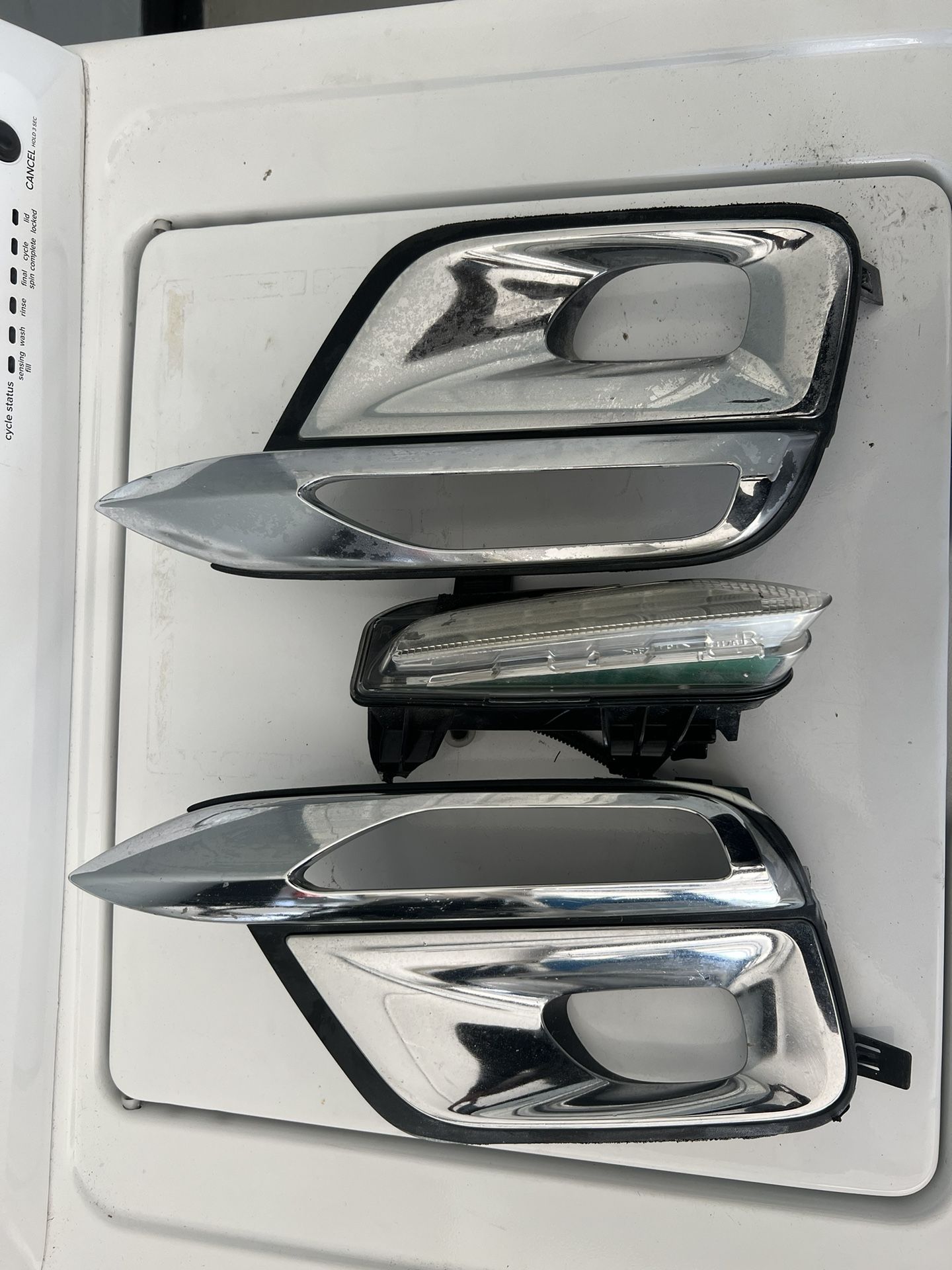 2015-2017 INFINITI QX80 Fog Light Trim Passenger & Driver Side Chrome 2Pc Plus A Fog Light
