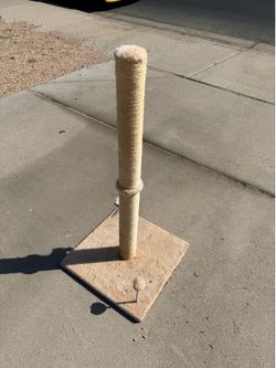 32” Cat Scratching Post