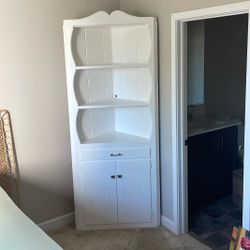 Corner Bookshelf - White