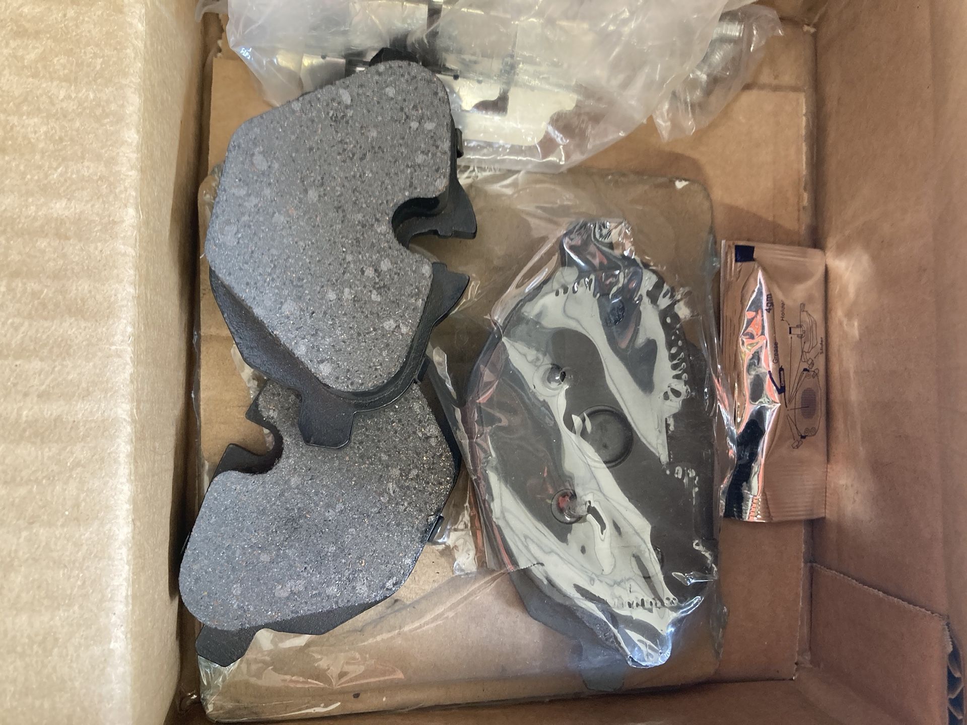 Detroit Axle Brake Pads