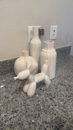3 Vases & poodle sculpture decor