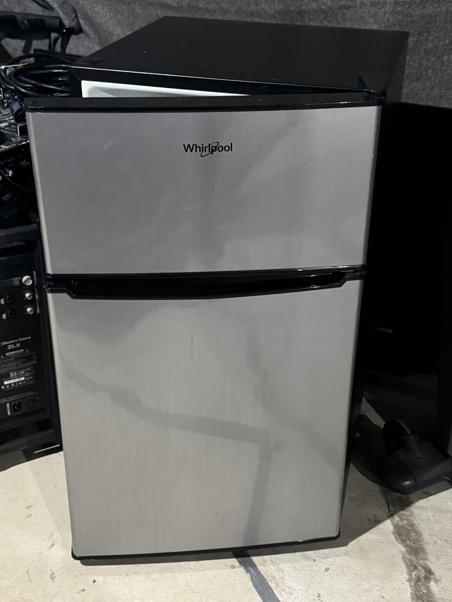 Whirlpool Mini-Fridge
