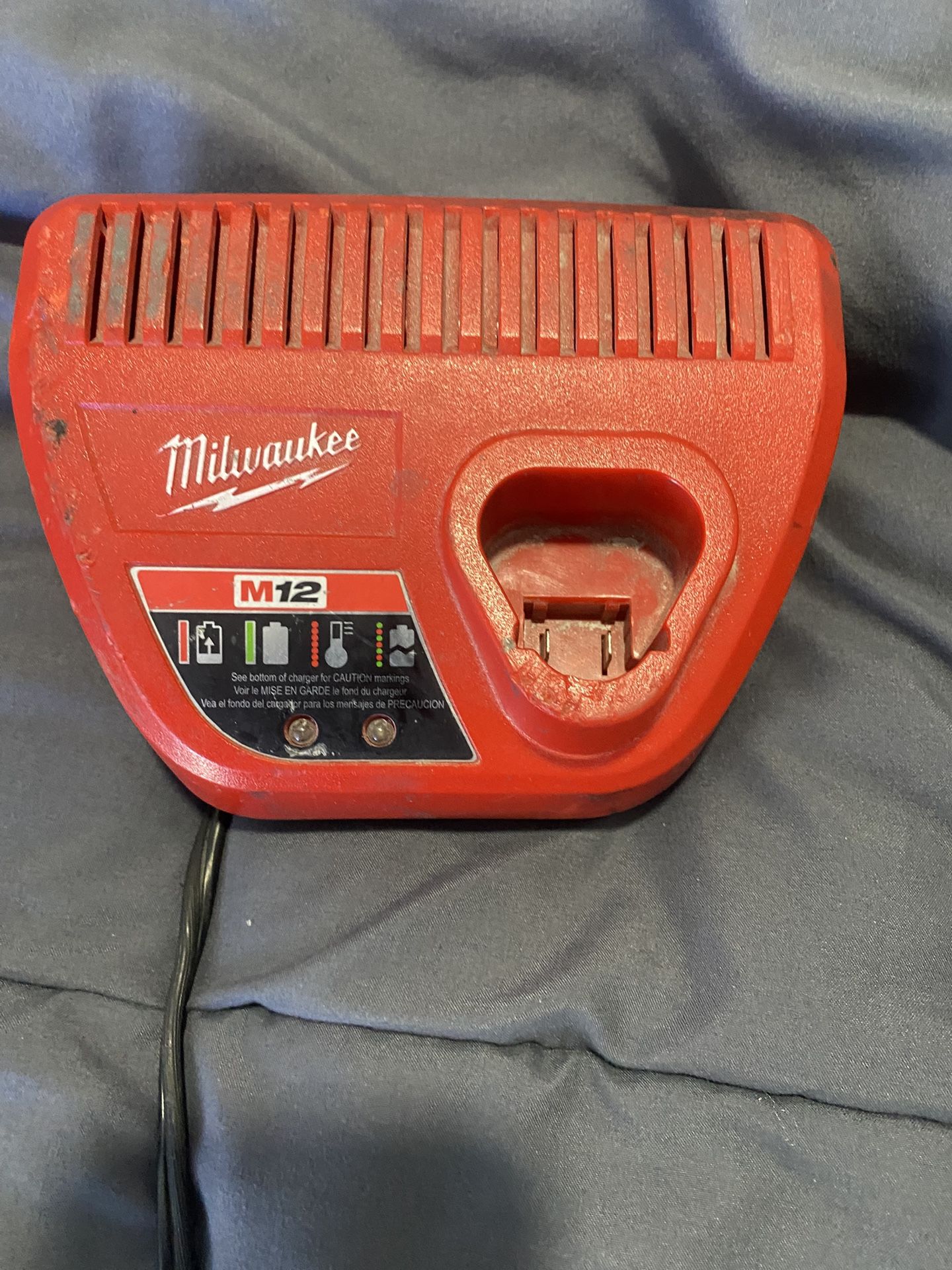 Milwaukee M12 Charger