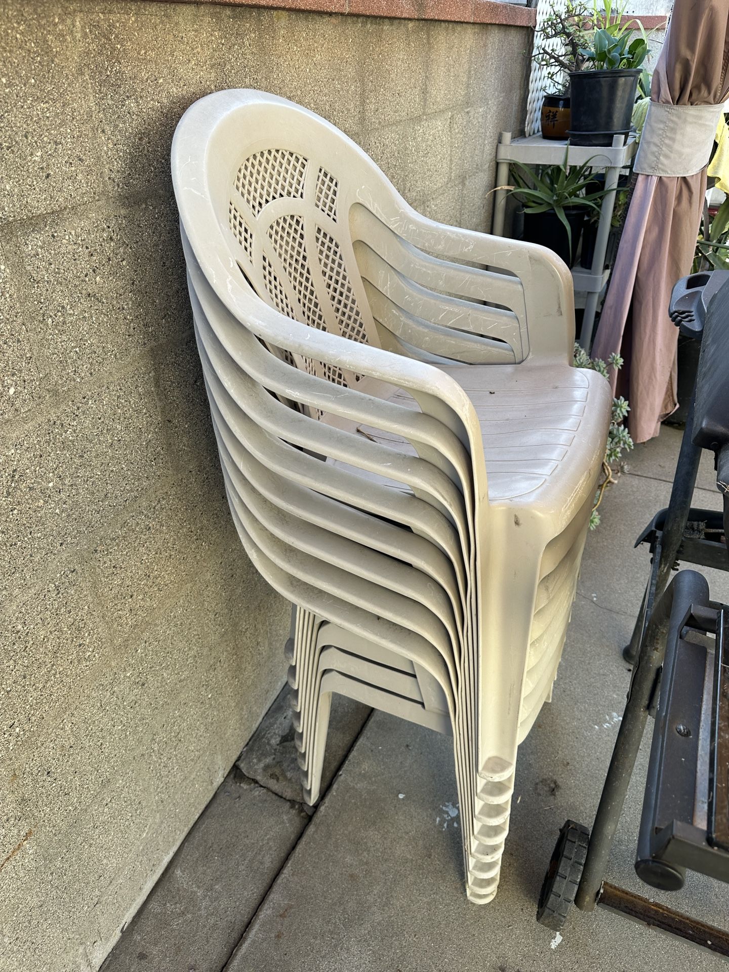 Free Chairs