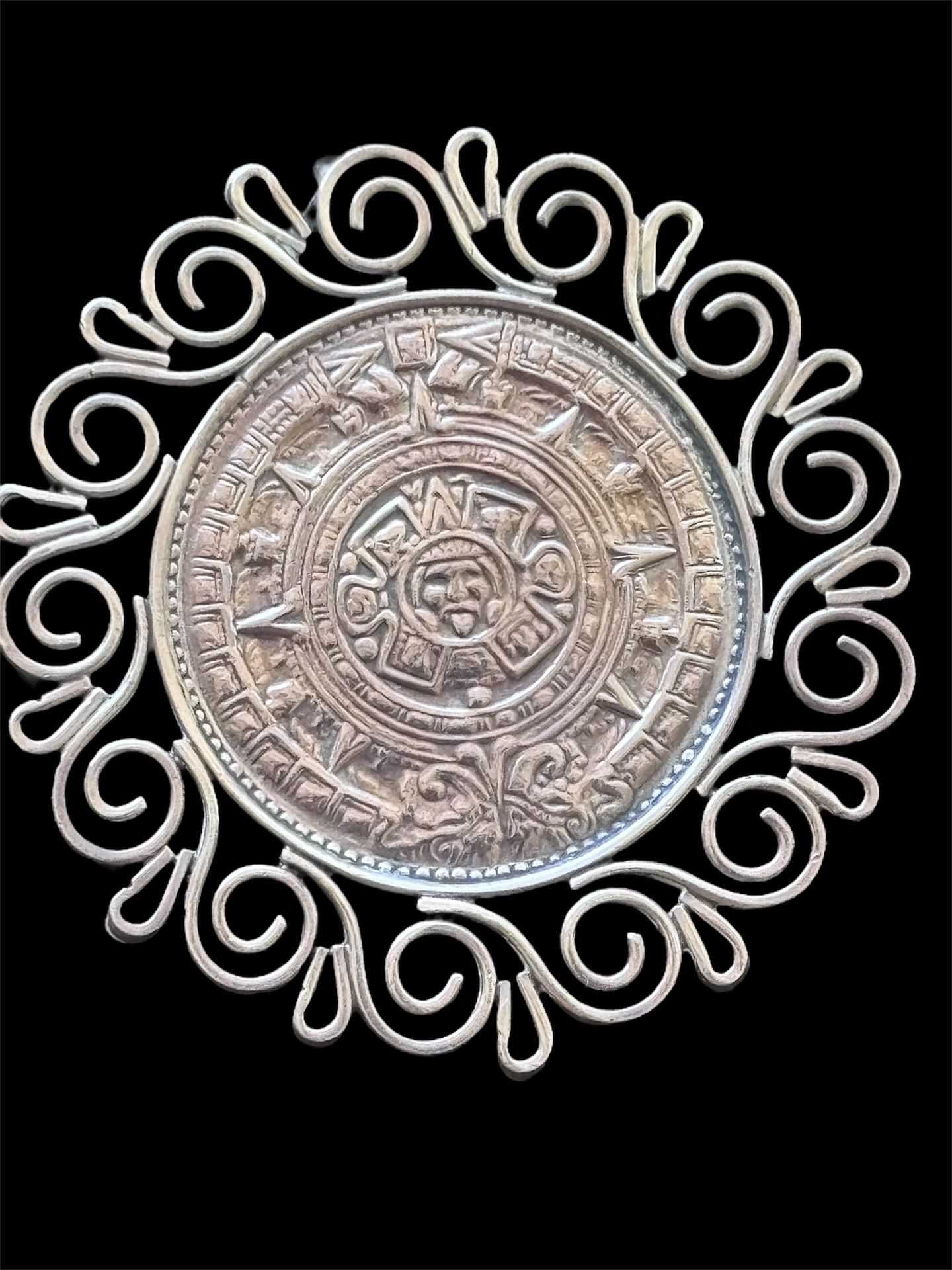925 Sterling Silver Vintage  MEXICO TAXCO Aztec Calendar Pendant 22.25g Brooch