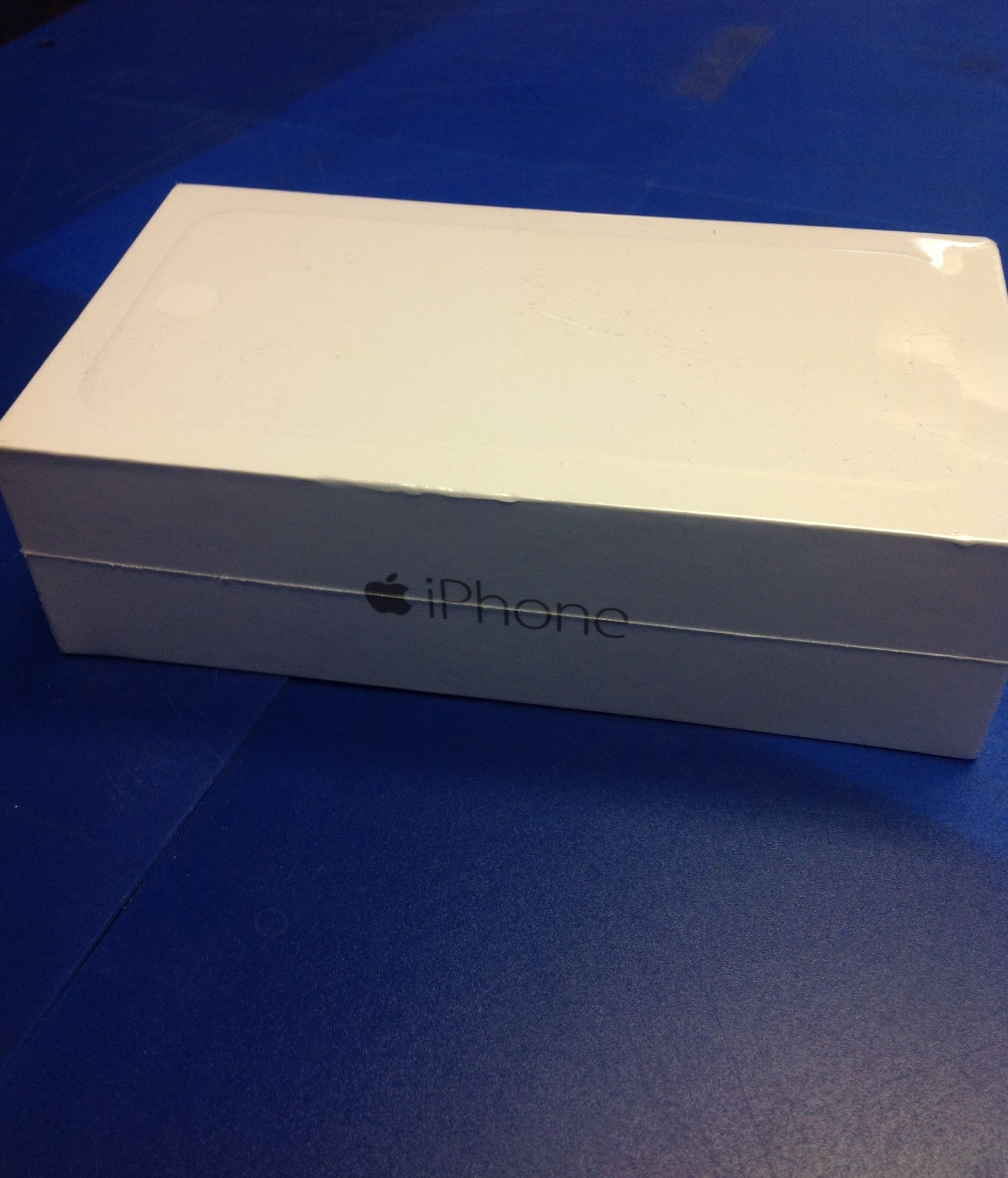 BRAND NEW APPLE IPHONE 6 - 16GB , GOLD SMARTPHONE,MG5Y2LL/A, MODEL A1549 ,(VERIZON)