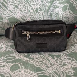 Authentic Unisex Gucci Belt Bag . 
