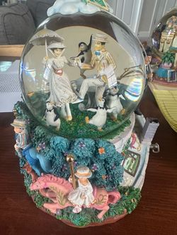 Marry Poppins “Let’s Go Fly a Kite” Snowglobe Collectible