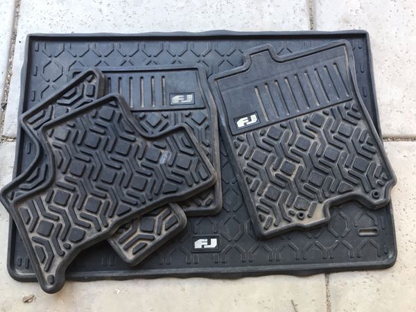 Toyota Fj Cruiser Oem All Weather Floor Mats W Cargo Liner Early