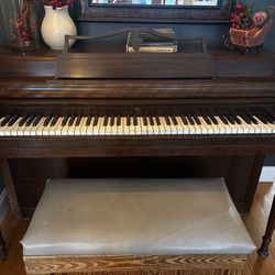 Wurlitzer Upright Piano 