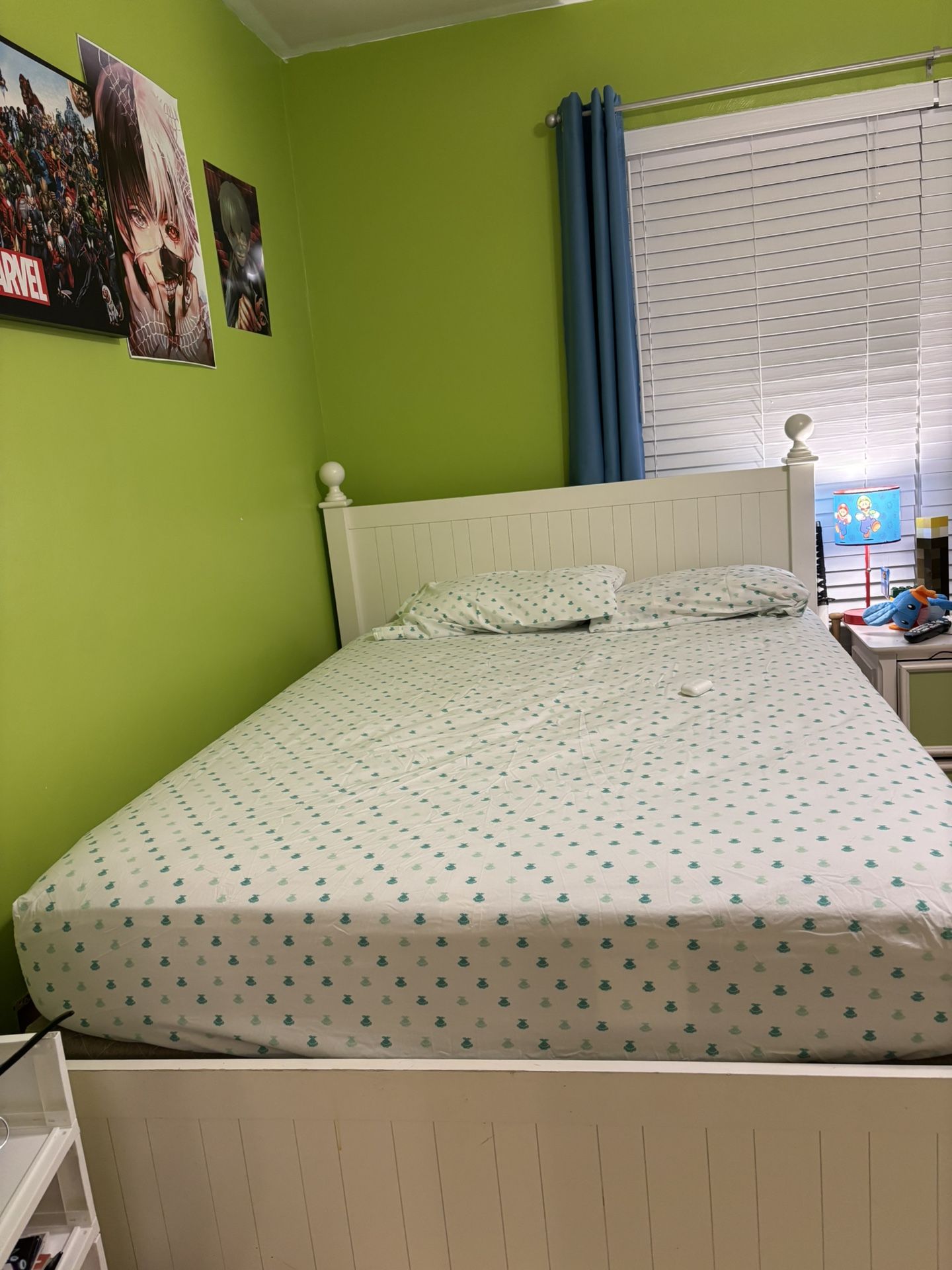 Bed -Fall Size White Panel Bed