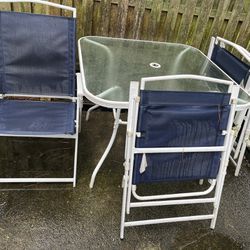 Patio Table with 4 Foldable Chairs!!
