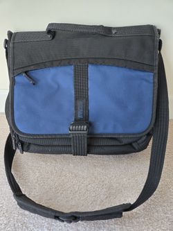 Targus Laptop Messenger Bag - Blue and Black