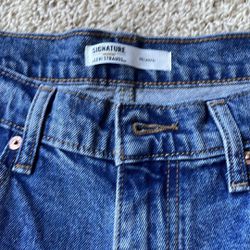 Men’sLevis  Signature Denim Jeans Size 34/32 NWT