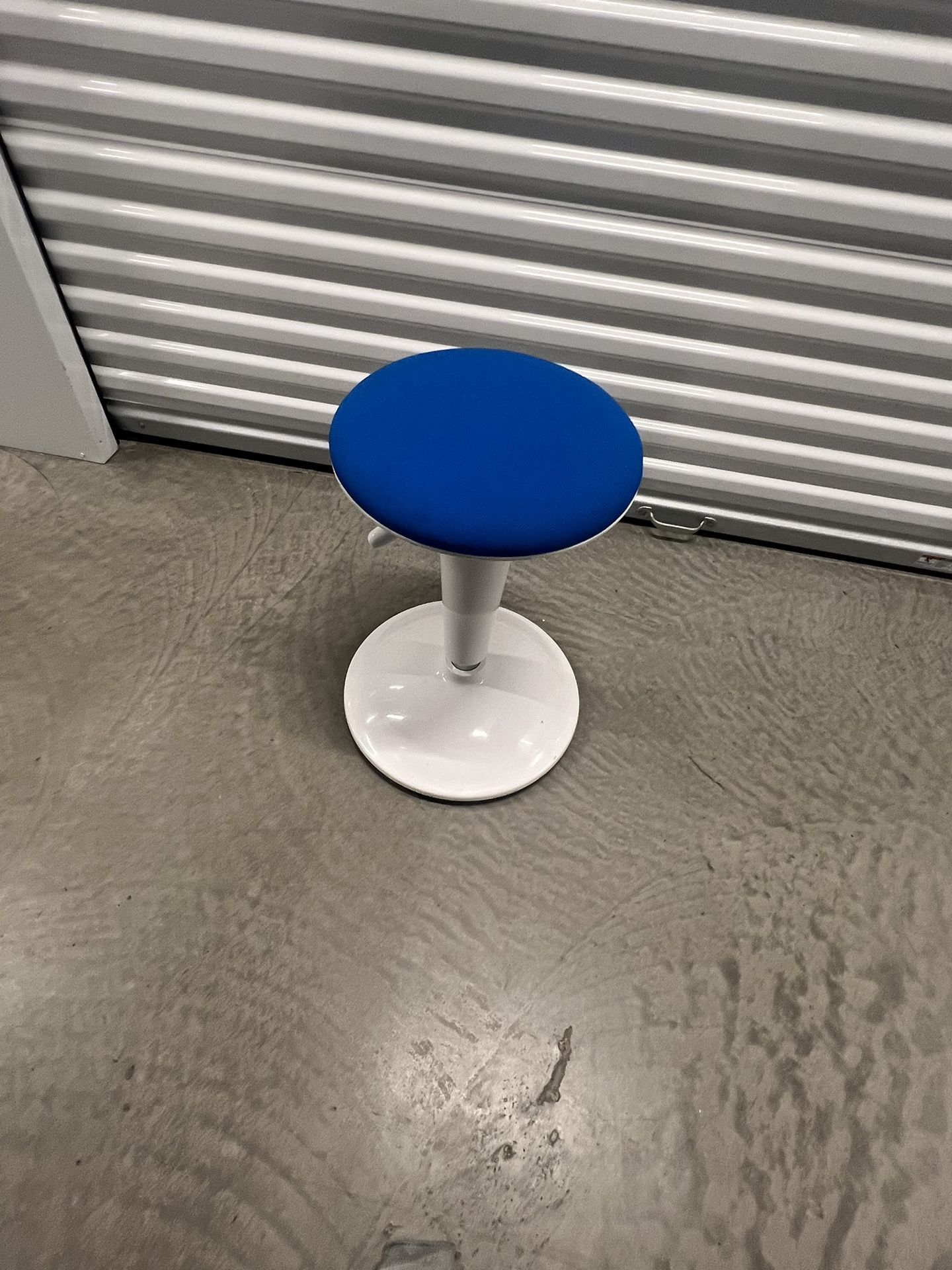 Brenton Studio® Jaffin Fabric Active Stool, Blue/White great shape very sturdy Lot#0.5AUG0910 storage