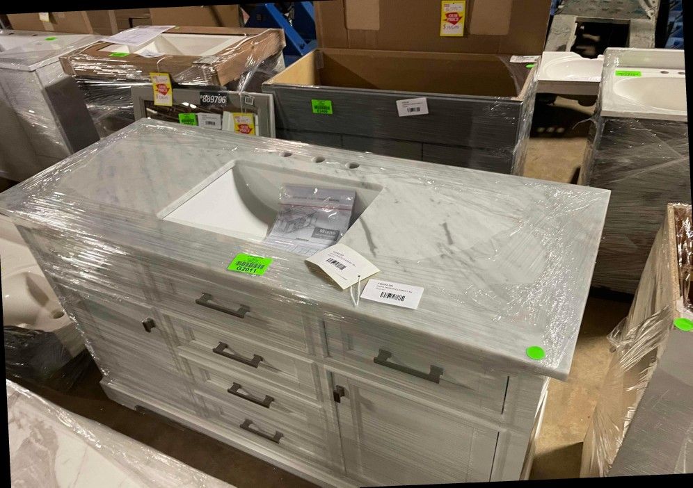 DESIGN ELEMENT Bathroom Vanity with Carrara Marble Top