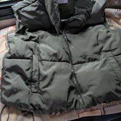 RUE 21 PUFFER VEST 