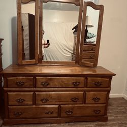 7 Piece King Size Bedroom Set