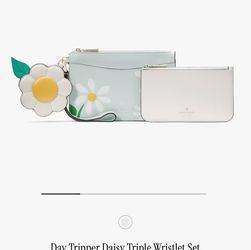 Kate Spade New York Day Tripper Daisy Triple Wristlet Set in Crystal Blue Multi.