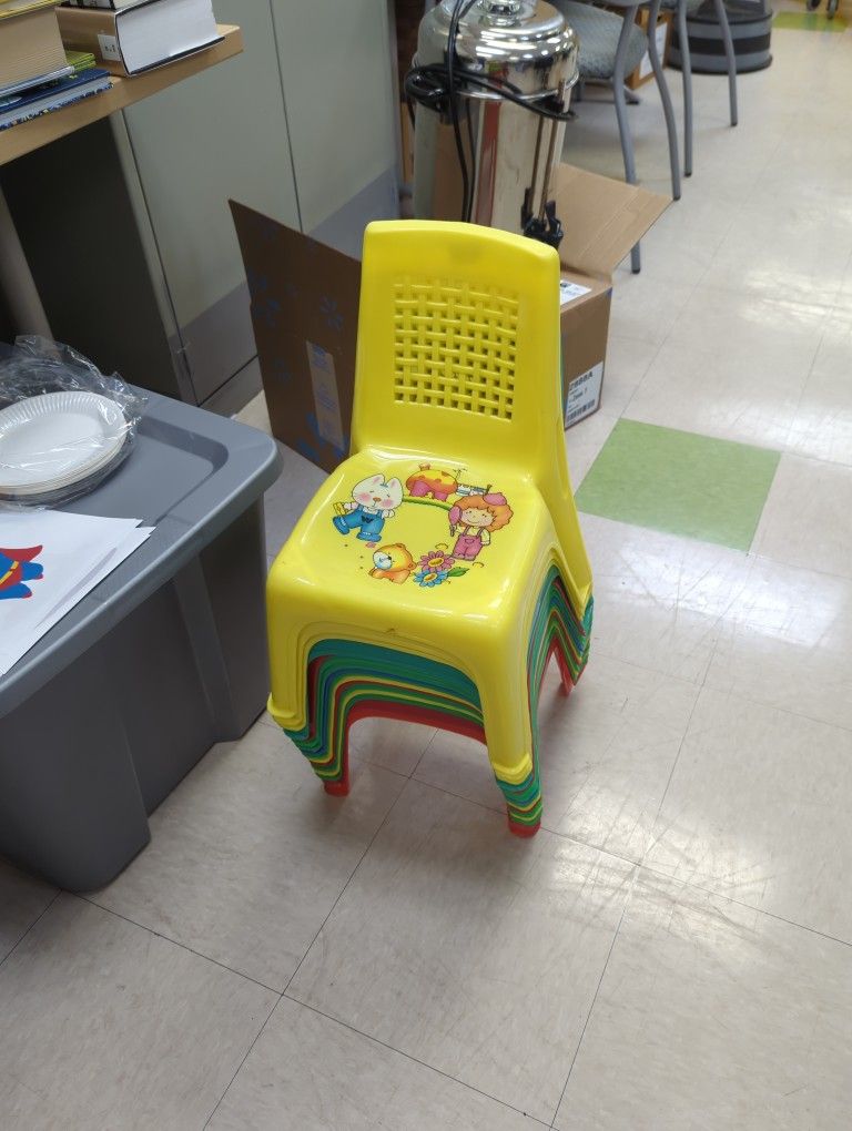 16 Kid Plastic Chairs