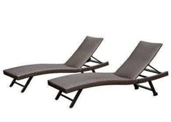 New in box. Domi Set of 2 Outdoor Chaise Lounge Aluminum Patio Padded Quick Dry Foam Wicker Lounge