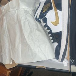 Air Jordan 1 Mid SE