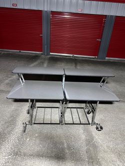 Mesa/Estación Plegable con Ruedas – Ideal para Eventos o Negoci