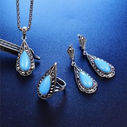 2 beautiful brand new necklace and earrings one silver plated and one gold plated it’s great for Any gifts each set for $15