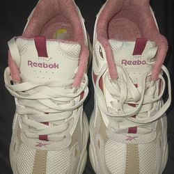 Rebook Shoes Size 9 For Women $40 dlls OBO