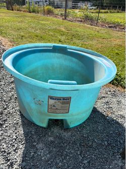 Automatically stock water