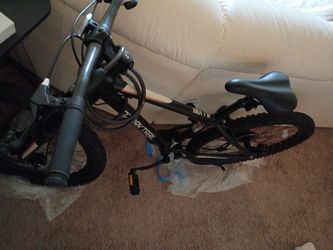 Dynacraft Dark Trail M.1 Vibe Mountain Bike