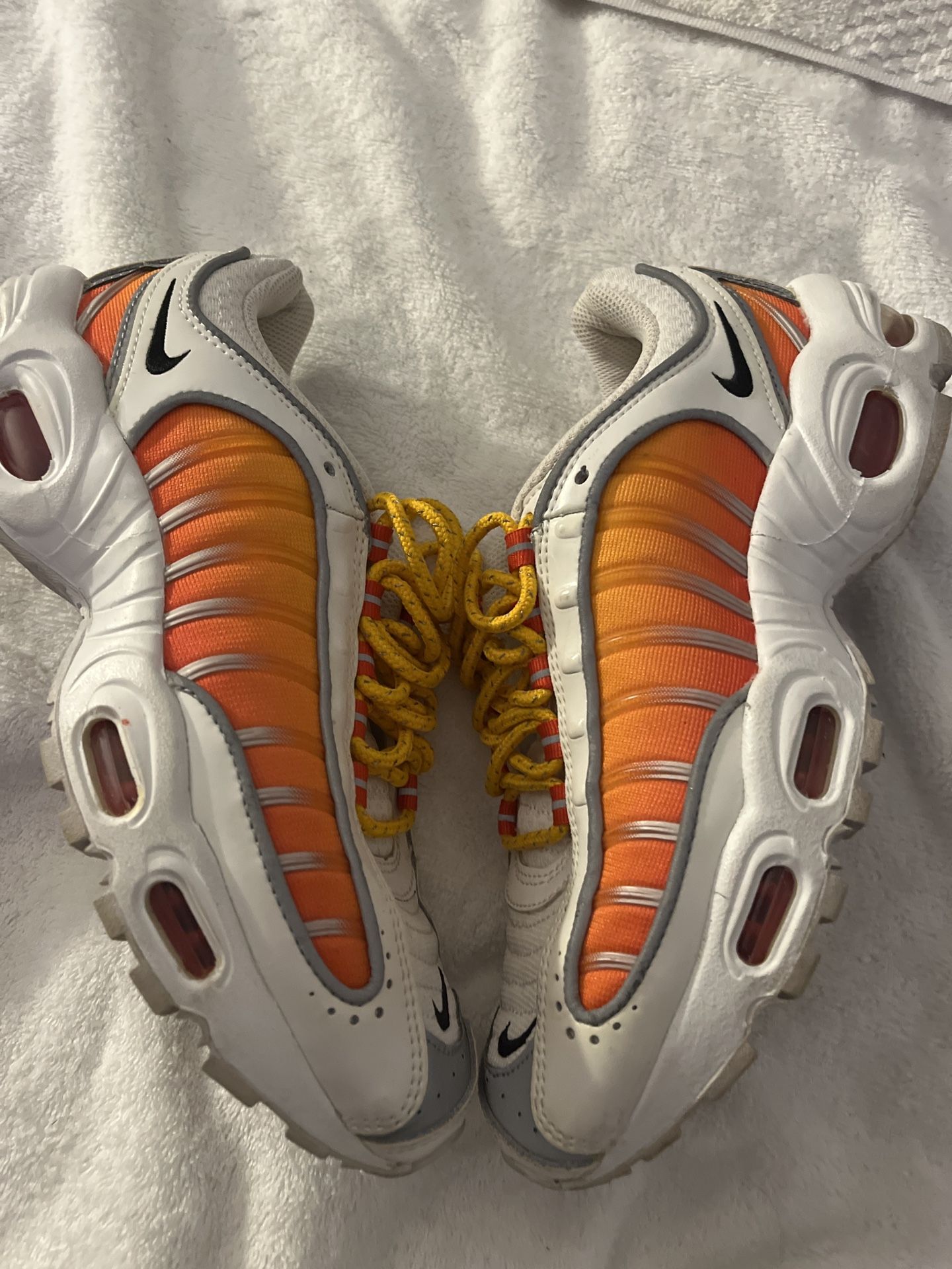 Nike Air Max Tailwind IV Size 7.5 US