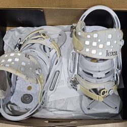 Burton EST white snowboard bindings women's small