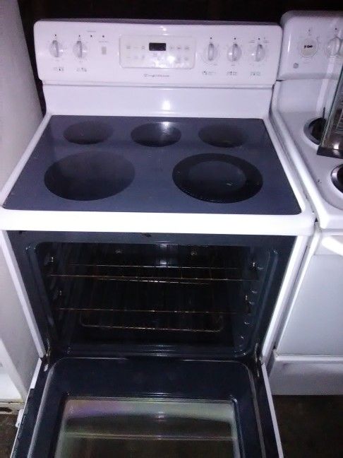 Frigidaire flat top