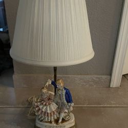 Vintage Porcelain Dresser/Table Lamp