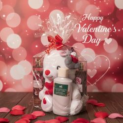 Valentine's Day Womens Basket, 2 Fragrance Mists, Body Wash