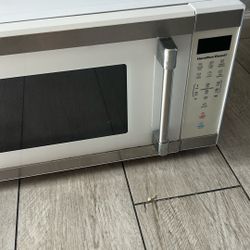 Hamilton Beach Medium Microwave 