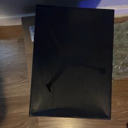 Black cats Jordan 4