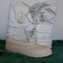 sonw boots in good condition only wear once every clean size 8  in women's