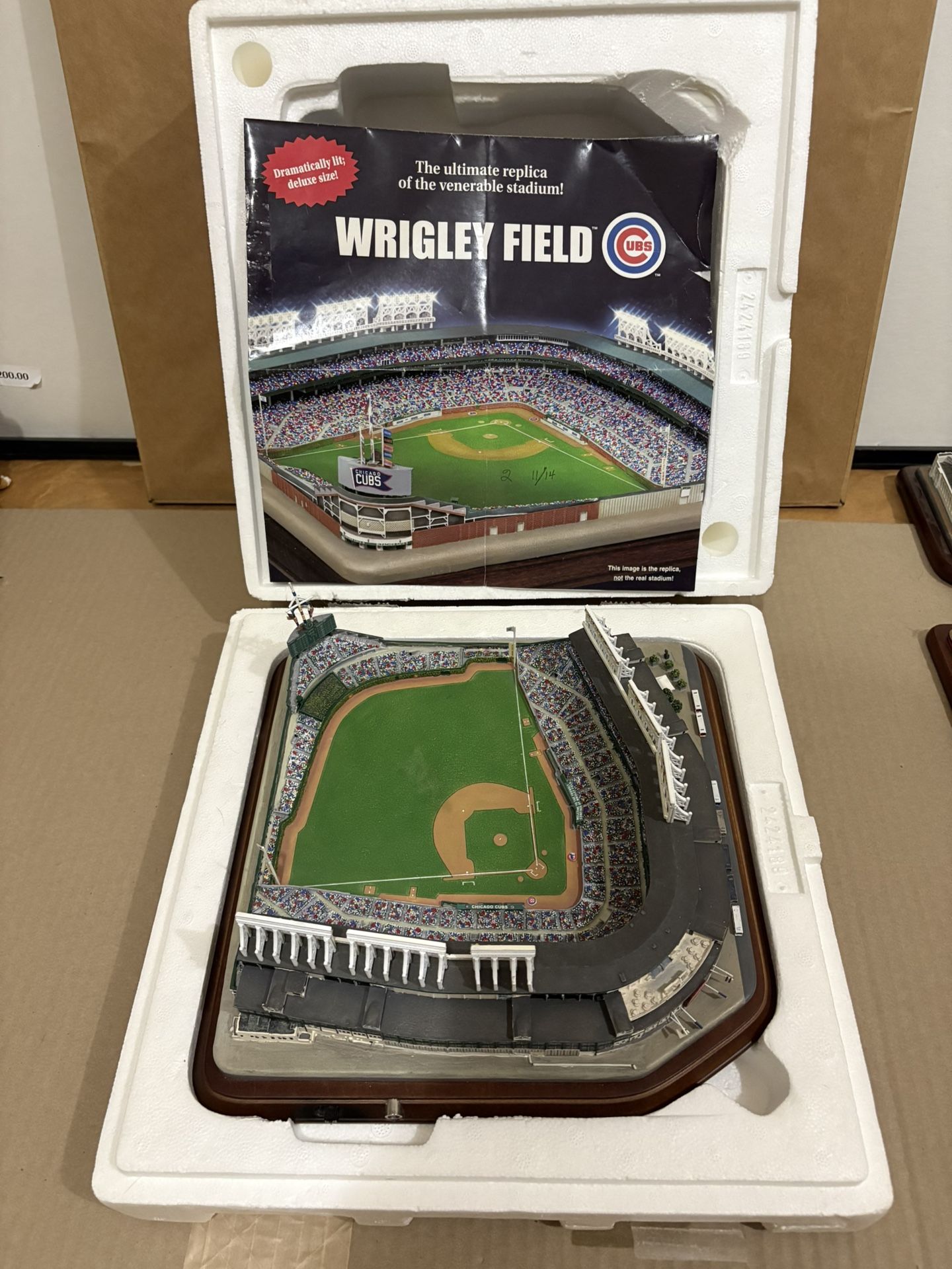 Large wringley field with lights !!! large piece !!! Lights do turn on !! 