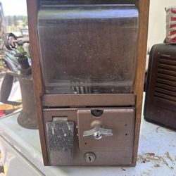 Vintage 1920’s Penny Gum Ball Machine