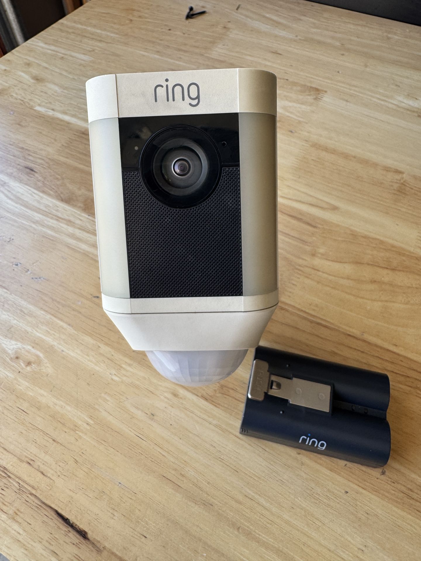 Ring Spotlight Cam Battery Outdoor Rectangle Security Wireless Standard Surveillance Camera in White