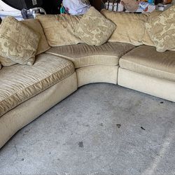 Three piece sectional Couchs 